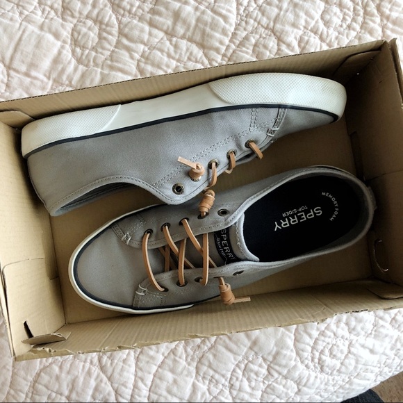 sperry pier view grey